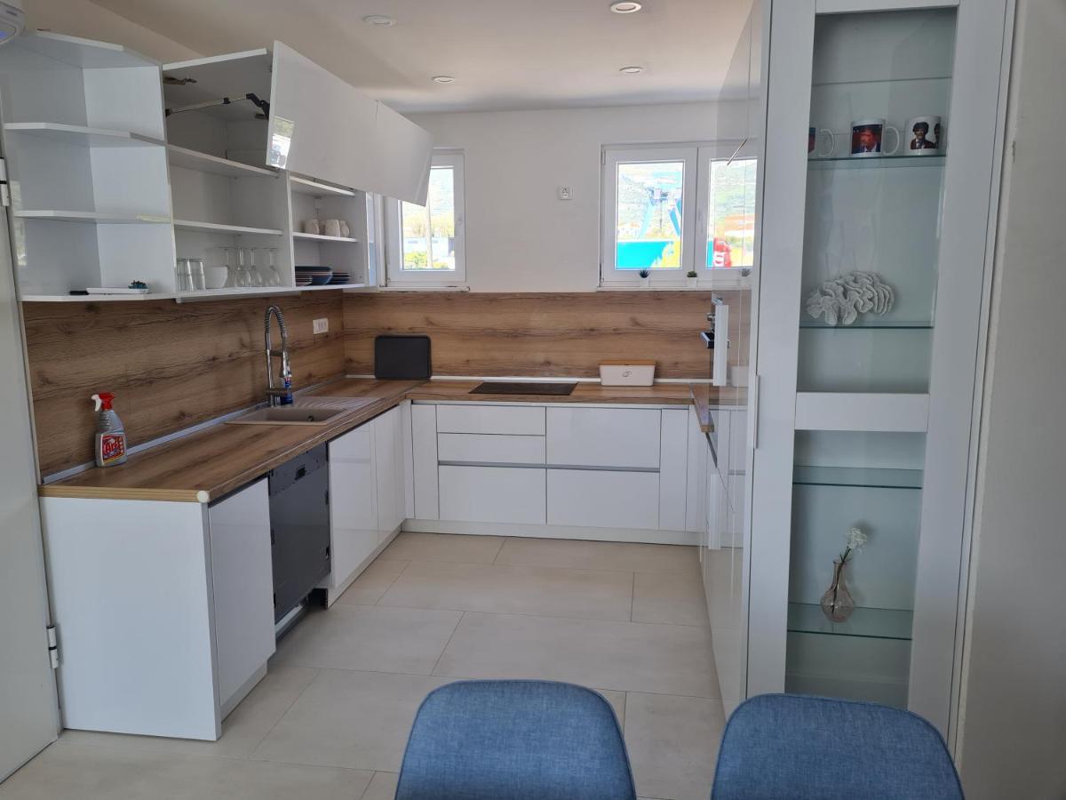 Holiday Apartment Marijana Kastela Exterior photo